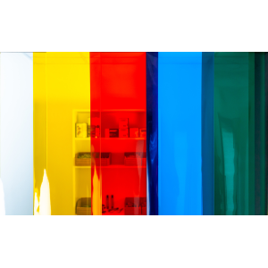 porte à lamelles souples PVC transparentes et multicolores