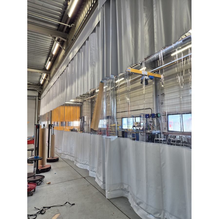 rideau souple blanc et transparent en plexiglas