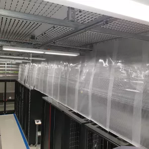 rideau à lamelles ou lanières lestées