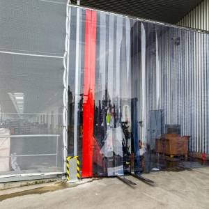 Porte à lanières transparentes