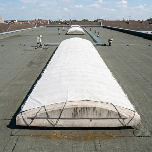 Protection solaire skydome ou de lanterneau continu