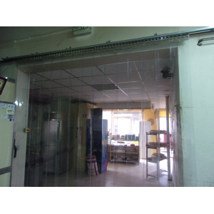 Porte souple PVC coulissante sur rail