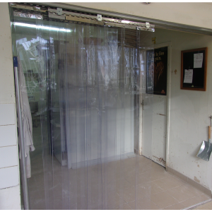 rideau à lanières pvc souple sur rail