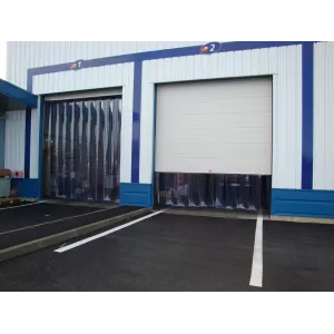 Porte à lanières pour porte sectionnelle