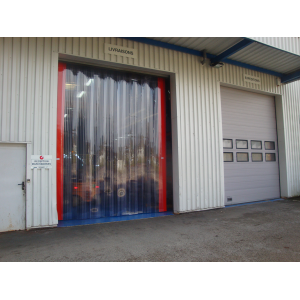 rideau extérieur transparent à lanières coupe froid