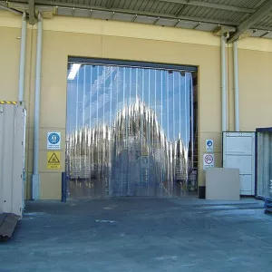 Porte à lanières souples pour quai de chargement