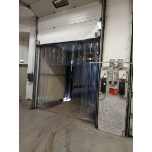 Porte à lanières souples pour quai de chargement