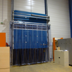 Porte à lanières pour porte sectionnelle