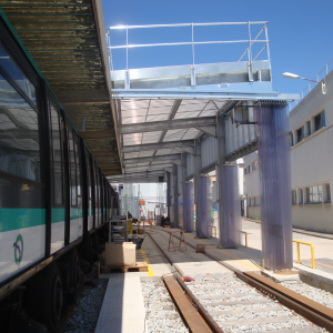 Mécanisme repliable accordéon pour porte à lanière coulissante