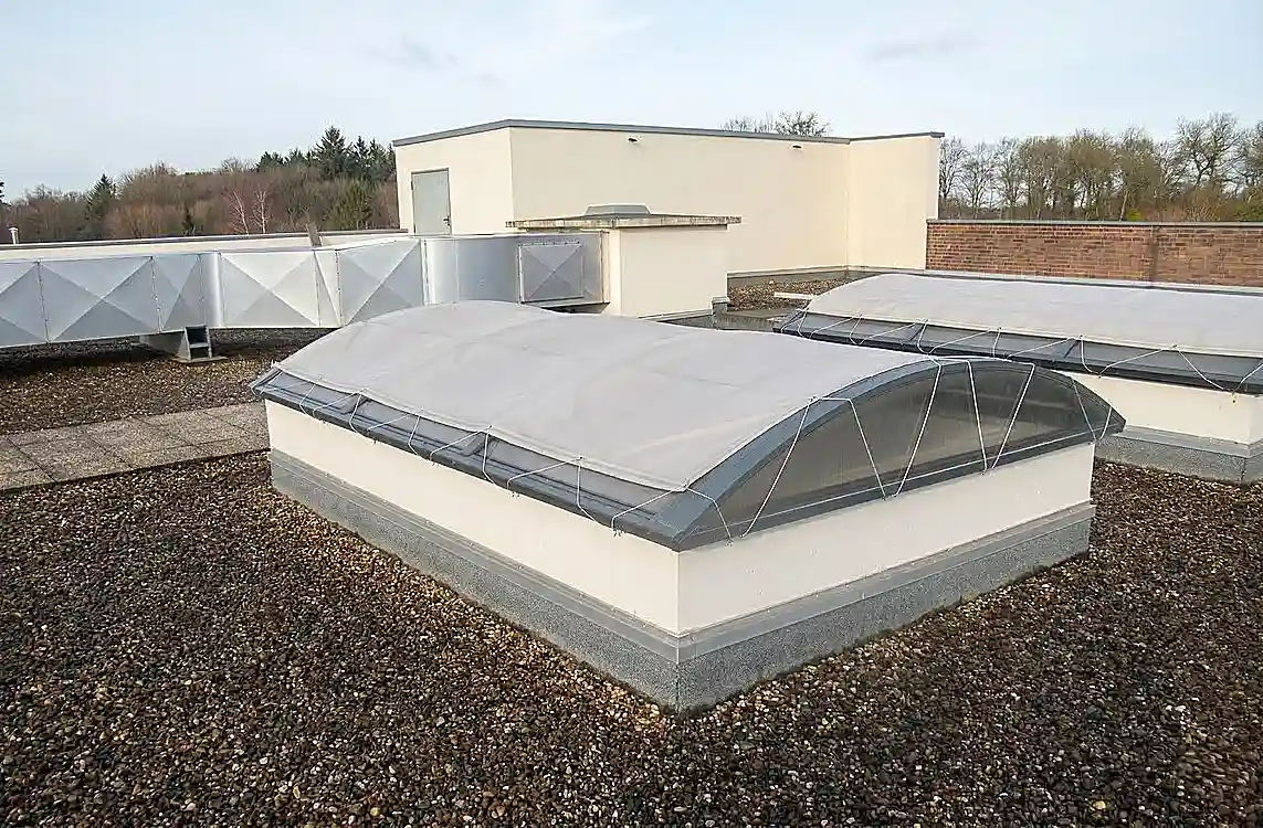 Protection solaire pour toiture